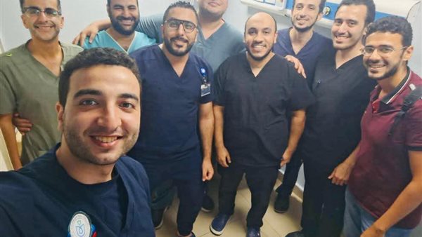 الفريق الطبي بمستشفى