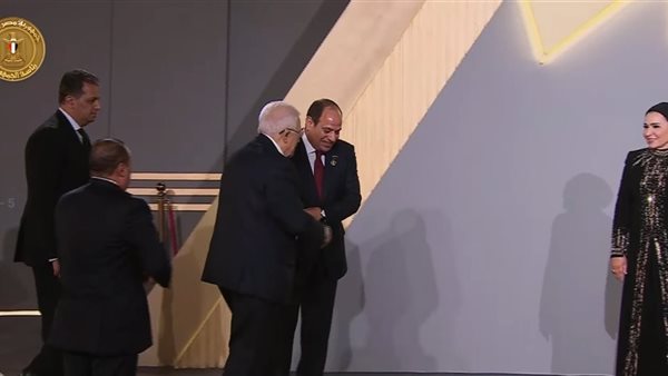 الرئيس السيسي يتقدم