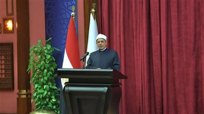 رئيس جامعة الأزهر للطلاب الوافدين: من يضع قدميه على طريق العلم اختار بابًا شريفًا وغاية سامية