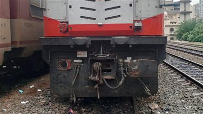 بعد تعطل الحركة لمدة نصف ساعة.. تفاصيل تصادم جرارين بمحطة قطار الإسكندرية| صور