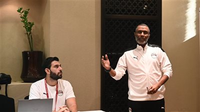 محاضرة فنية للاعبي منتخب الناشئين قبل مواجهة هاييتي في كأس العالم