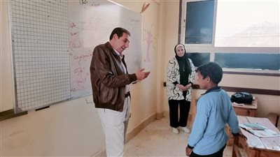 خلال زيارة لمدارس الوديان.. ​مدير تعليم جنوب سيناء يؤكد أهمية تفعيل الأنشطة التربوية