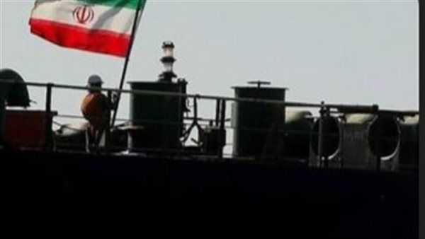 سفينة ترفع علم إيران