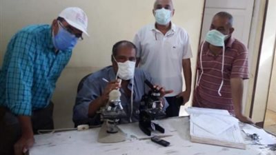 بعد رش منطقة الحشرات الغريبة بالأقصر.. “مدير البيطري”: “اللي يلاقي حشرة هديله 100 جنيه” (صور)