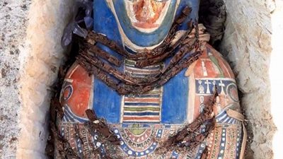  توابيت كارتوناج مذهبة.. تفاصيل جديدة حول الكشف الأثري بسقارة (خاص)