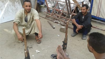 على باب الله.. حكايات عمال “اليومية” والخوف من “موجة كورونا الثانية” (معايشة)