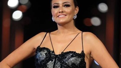 الكمامة هي السر.. بشرى تعلن نتيجة فحوصاتها الطبية بعد حضورها جميع فعاليات “الجونة السينمائي”