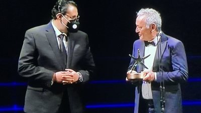 بعد إصابة 37 فنانًا بكورونا.. “الباز” يطالب مهرجان الجونة بسحب التكريم من متحدث الصحة