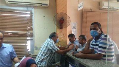 محافظ الجيزة يشدد على ارتداء الكمامات أثناء تقديم طلبات التصالح