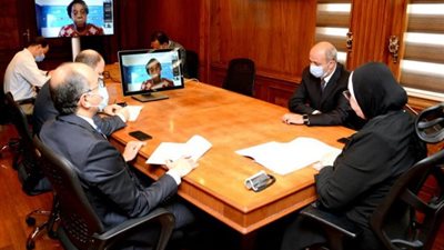 تفاصيل لقاء وزيرة التجارة والصناعة مع سكرتير عام تجمع الكوميسا