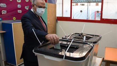 وزير الري يدلي بصوته في انتخابات النواب 2020