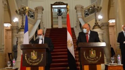 سامح شكرى: اتفقت مع وزير خارجية فرنسا على فصل العمليات الإرهابية عن الدين الإسلامي وأي دين