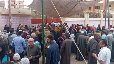زحام وإقبال من المواطنين لاستئناف عملية التصويت بدوائر محافظة كفر الشيخ (صور)