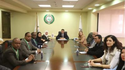 رئيس الهيئة الوطنية للانتخابات يستقبل وفدا من البرلمان العربى لمتابعة انتخابات النواب (صور)