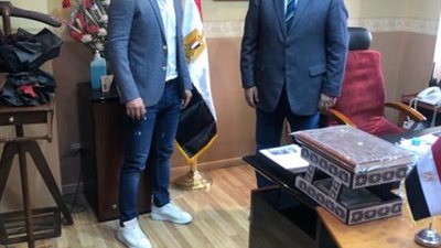 أحمد حسن يطمئن على المدير التنفيذي لوزارة الرياضة بعد تعافيه من كورونا (صور)