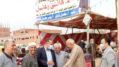 “فراشة و نصبة شاي”.. خرق انتخابي جديد في بلبيس بالشرقية (صور)