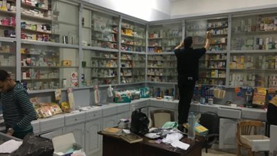 ضبط أكثر من 16 ألف مخالفة دوائية في صيدلية “مشبوهة” بالشرقية (صور)
