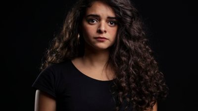 أن تتحول حياتك لفيلم.. قصة فتاة تجسد معاناة الشباب وأزماتهم النفسية في أفلام قصيرة