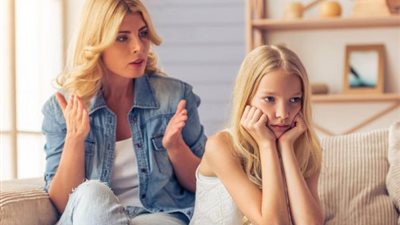 استشاري طب نفسي توضح علامات بداية سن المراهقة وكيفية التعامل معها