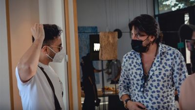 حمادة هلال يتعاون مع المخرج عادل سرحان لأول مرة في كليب “آية في الجمال” (صور)