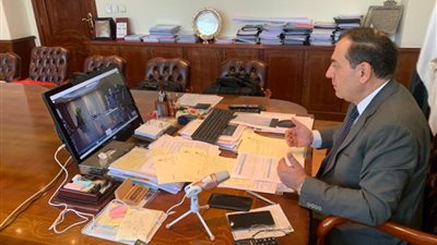 طارق الملا: توقيع 86 اتفاقية مع شركات بترول عالمية بـ15 مليار دولار