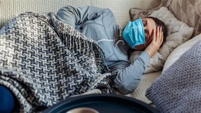 بروتوكول “الصحة” لعلاج كورونا.. كيف يفرق الأطباء بين الإصابة بالبرد و”كوفيد-19″؟ (صورة)