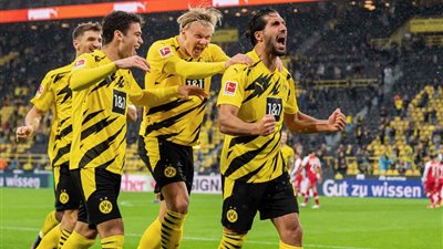 نجم بوروسيا دورتموند يوافق على تجديد عقده مع الفريق