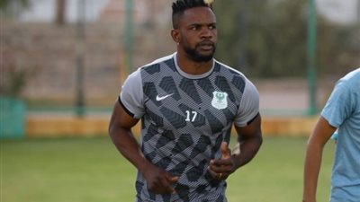 أوستين أموتو ينضم لمعسكر المصري بشرم الشيخ (صور)