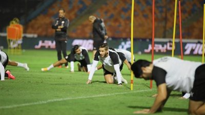 منتخب مصر يخوض الإحماء قبل مواجهة توجو