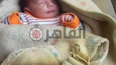 عمال نظافة يعثرون على طفلة رضيعة متوفاة داخل أكوام القمامة بالمحلة