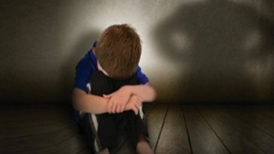 ربة منزل تتهم جارها بالتعدي على طفلها جنسيا في شبرا الخيمة