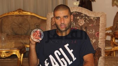 أمير عزمي يحضر مران الزمالك لمساندة الجهاز واللاعبين