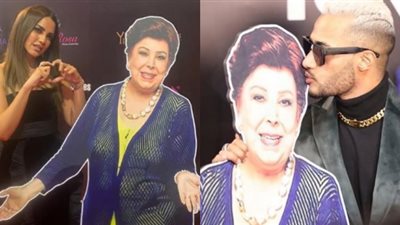 قبلات والتقاط صور تذكارية.. كيف تفاعل الفنانون مع مُجسم رجاء الجداوي بـ”الفضائيات العربية”؟ (صور)