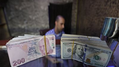 تراجع سعر الليرة التركية 1% مقابل الدولار اليوم الثلاثاء