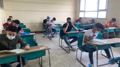 بعد تأكيد امتحانات الـ”أوبن بوك”.. أولياء أمور مصر يدشنون مبادرة لتوفير كتب الثانوية للطلاب