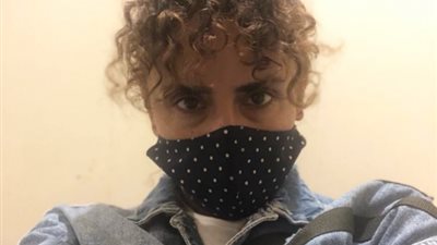 علا رشدي من العزل المنزلي: “قربت أنسى وشوش صحابي” (صورة)