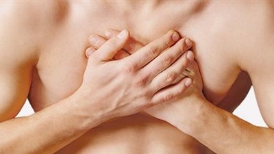 ما هي أسباب تضخم الثدي لدى الرجال؟