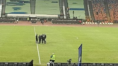 بتعليمات من شوقي غريب.. أسامة جلال يبدأ الإحماء للمشاركة أمام البرازيل (صور)