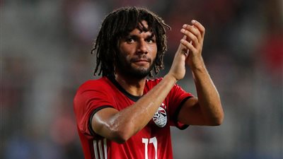 والد محمد النني يكشف تفاصيل إصابة نجله بكورونا: “كان كويس من ساعة” (فيديو)