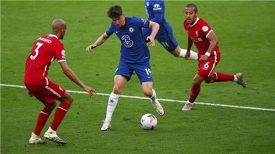 صحفي إنجليزي يكشف موقف نجمي ليفربول من المشاركة أمام ليستر سيتي