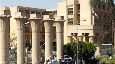 إصابة طالب في “تجارة عين شمس” بفيروس كورونا.. وتعليق دراسة مجموعته لمدة أسبوع