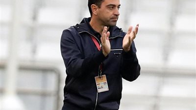 تشافي يتغنى بـ”دي يونج” ويرفض تشبيهه بالثلاثي الناري