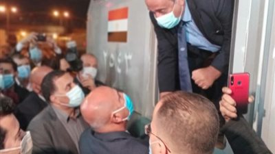 وزير النقل لرئيس السكة الحديد: “مافيش قطار يطلع فاضي”