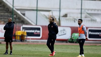 سيد عبد الحفيظ يجتمع باللاعبين قبل انطلاق مران الأهلي