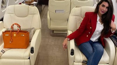 أحدث ظهور لياسمين صبري من داخل طائرة أبو هشيمة (صورة)