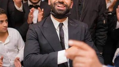 ليفربول يعاقب محمد صلاح بسبب زفاف شقيقه
