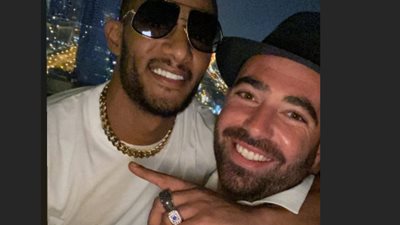 محمد رمضان يستعين بآية قرآنية ليوضح حقيقة صورته مع المطرب الإسرائيلي (فيديو)