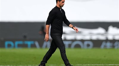 أوباميانج يقود تشكيل أرسنال أمام ليدز يونايتد بالدوري الإنجليزي