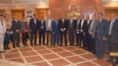 “غرفة القاهرة” تبحث مع رئيس مصلحة الجمارك مقترحات التجار حول القانون الجديد