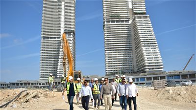 تضم 11 بحيرة و7 جزر.. رئيس مدينة العلمين يوجه بسرعة الانتهاء من أعمال مشروع بحيرات الداون تاون